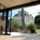 Vue intérieure d'une orangerie sur un domaine